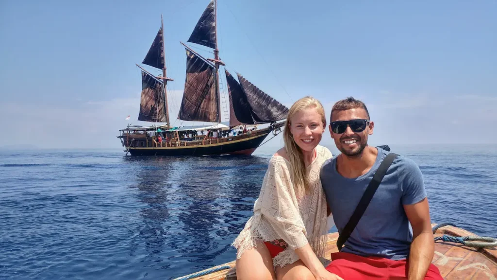 liveaboard dive boat komodo national park indonesia