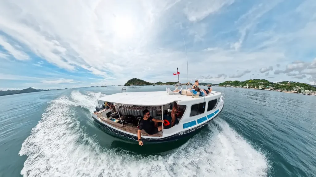 speedboat used for diving komodo national park fast access dive sites